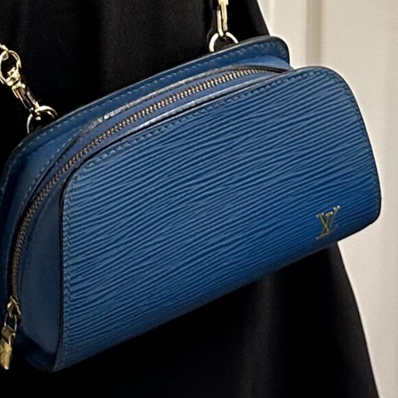Converted LOUIS VUITTON Epi Dauphine PM Pouch Blue Crossbody bag. - Picture 4 of 8